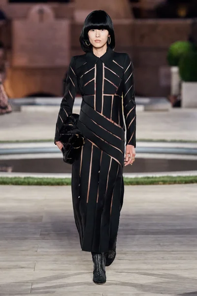Look 11